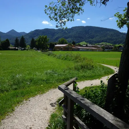 Apartment Zwischen Chiemsee Und Bergen Dg